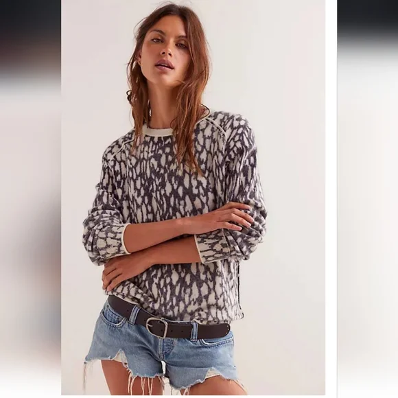 We The Free 100% Cashmere Animal Print Sweater - Picture 9 of 10